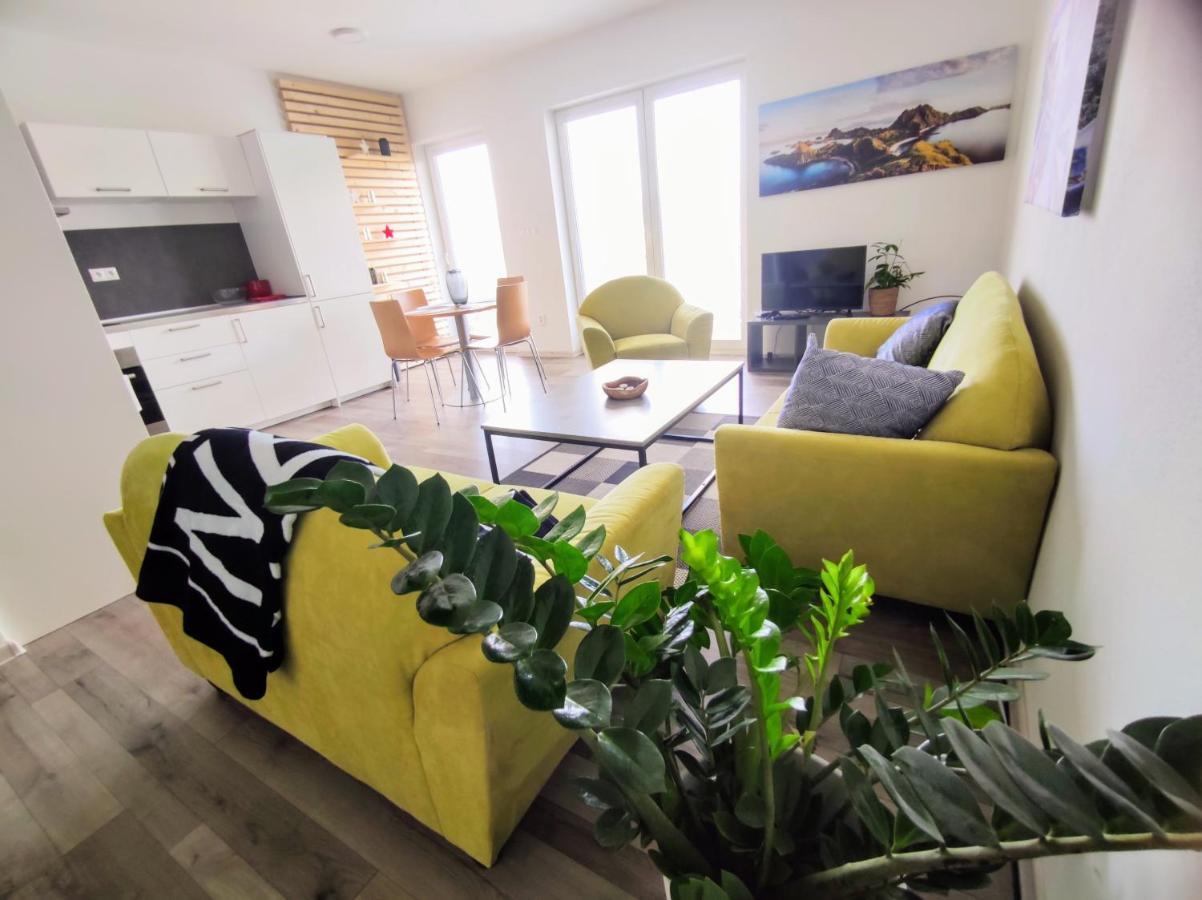 Comfort Apartment For 6 & Loggia & Free Parking Ζιλίνα Εξωτερικό φωτογραφία