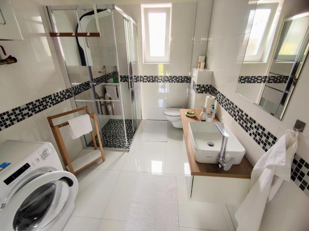 Comfort Apartment For 6 & Loggia & Free Parking Ζιλίνα Εξωτερικό φωτογραφία
