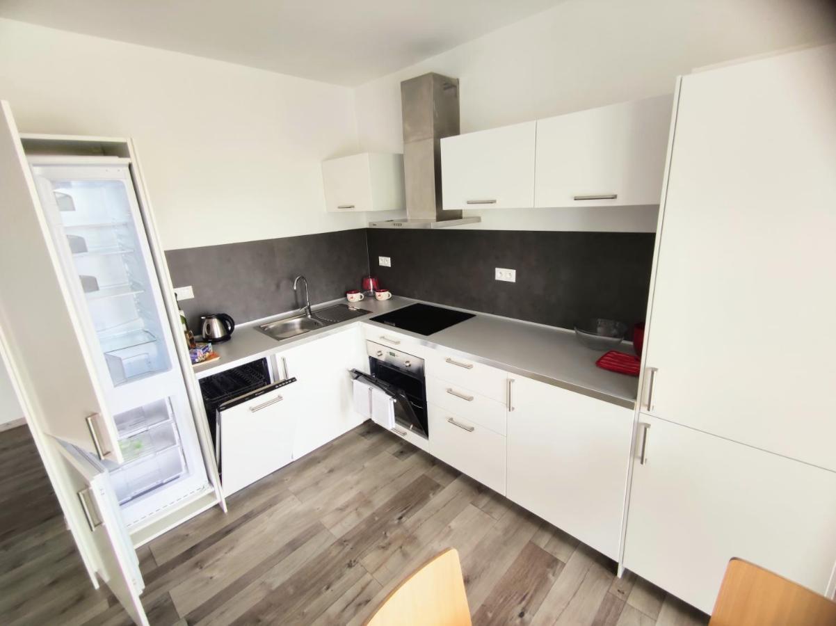 Comfort Apartment For 6 & Loggia & Free Parking Ζιλίνα Εξωτερικό φωτογραφία