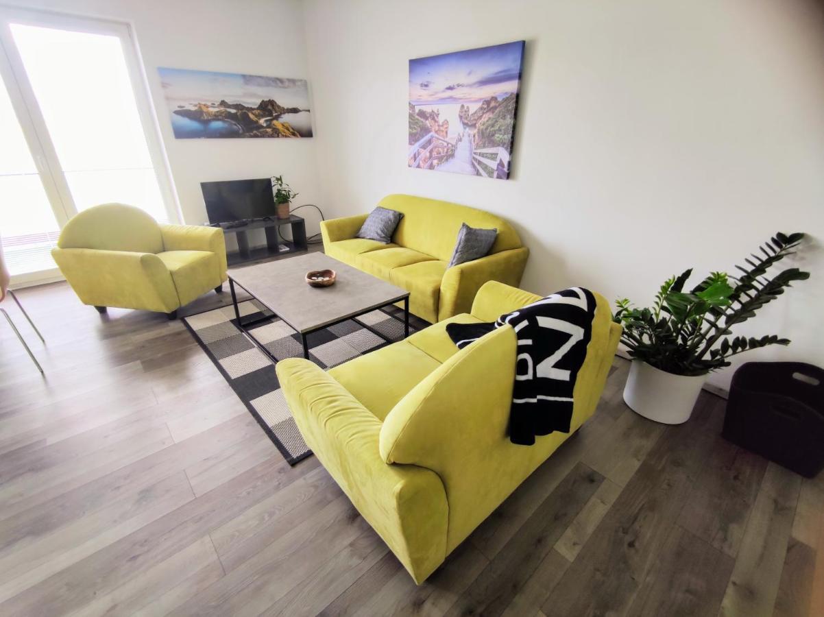Comfort Apartment For 6 & Loggia & Free Parking Ζιλίνα Εξωτερικό φωτογραφία