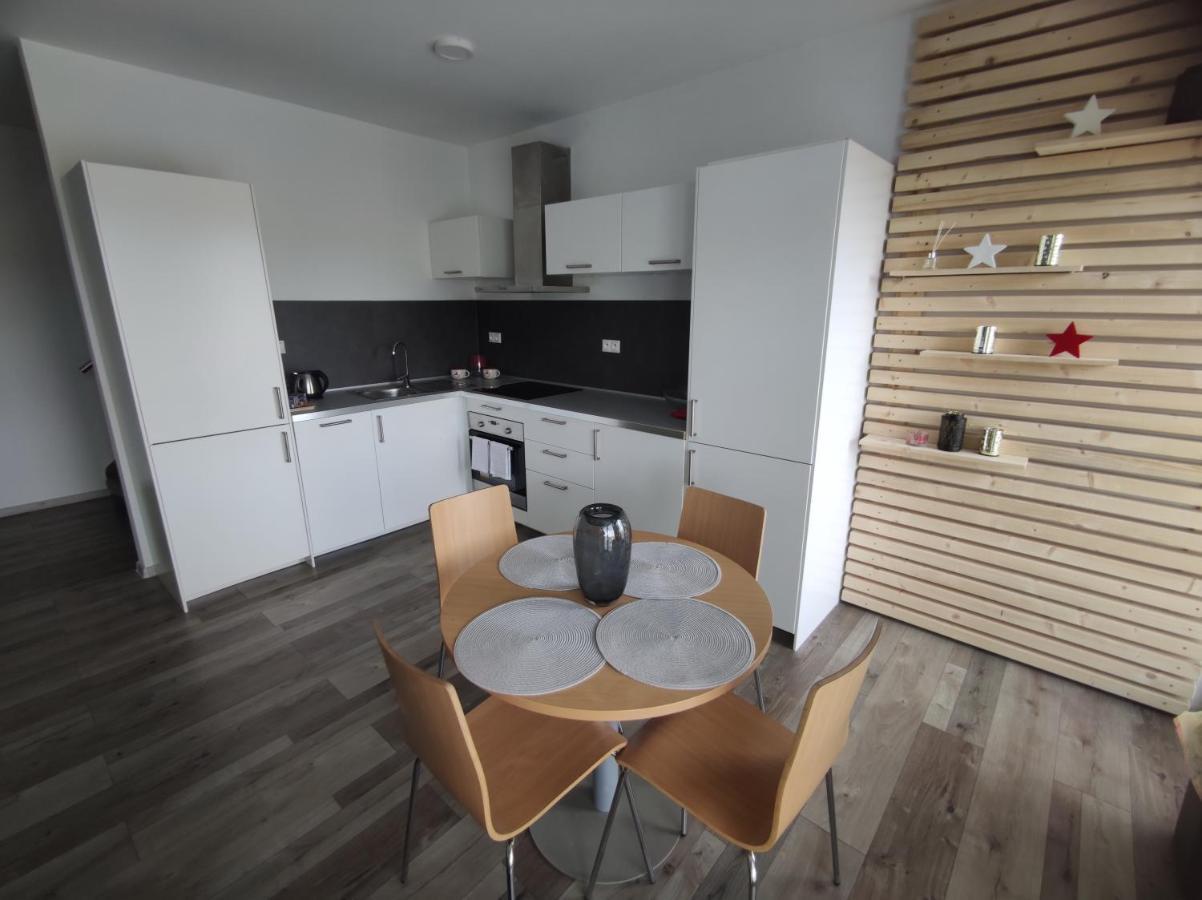 Comfort Apartment For 6 & Loggia & Free Parking Ζιλίνα Εξωτερικό φωτογραφία